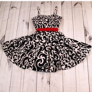Lovely Black & White Jessica Howard Dress Size 14